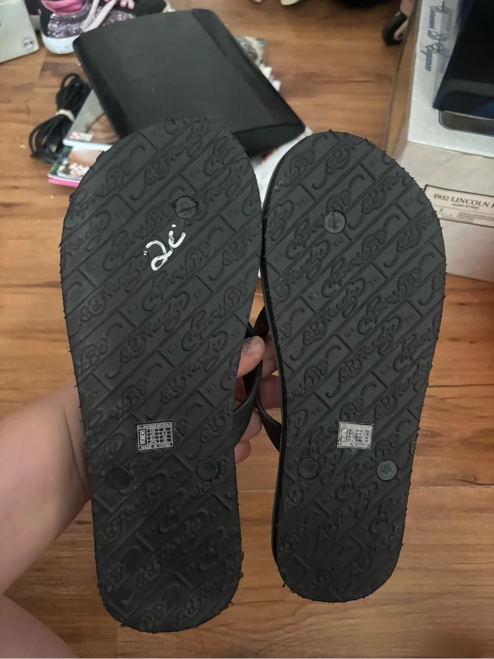 Ed Hardy flip flops love kills